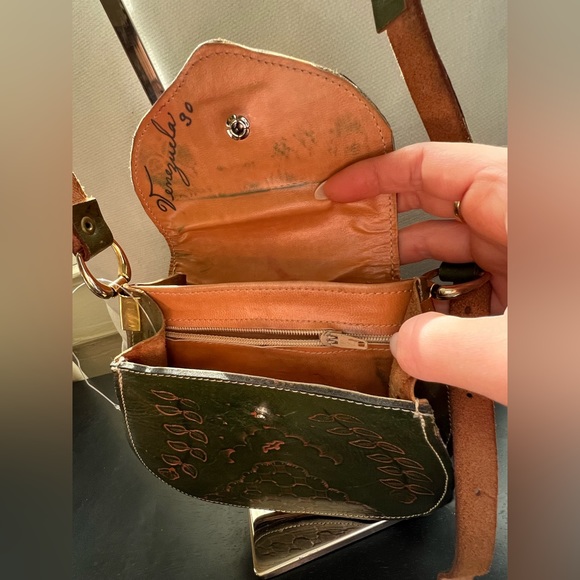 Leather vintage crossbody bag - Picture 3 of 7